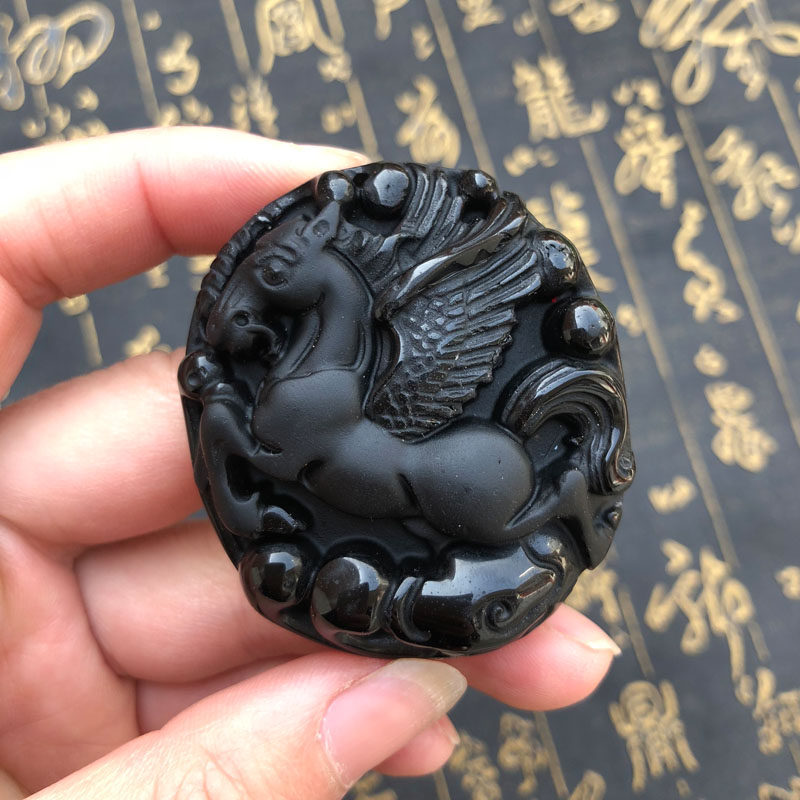 飞黄腾达天然黑曜石登峰生肖马