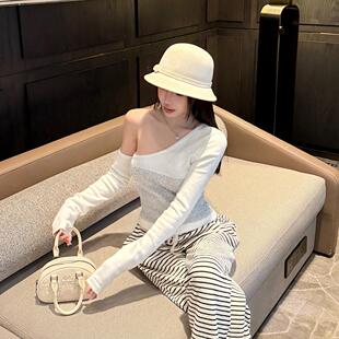 SHINESTING【贵感名伶】千金感斜领露肩长袖针织衫女不对称设计感