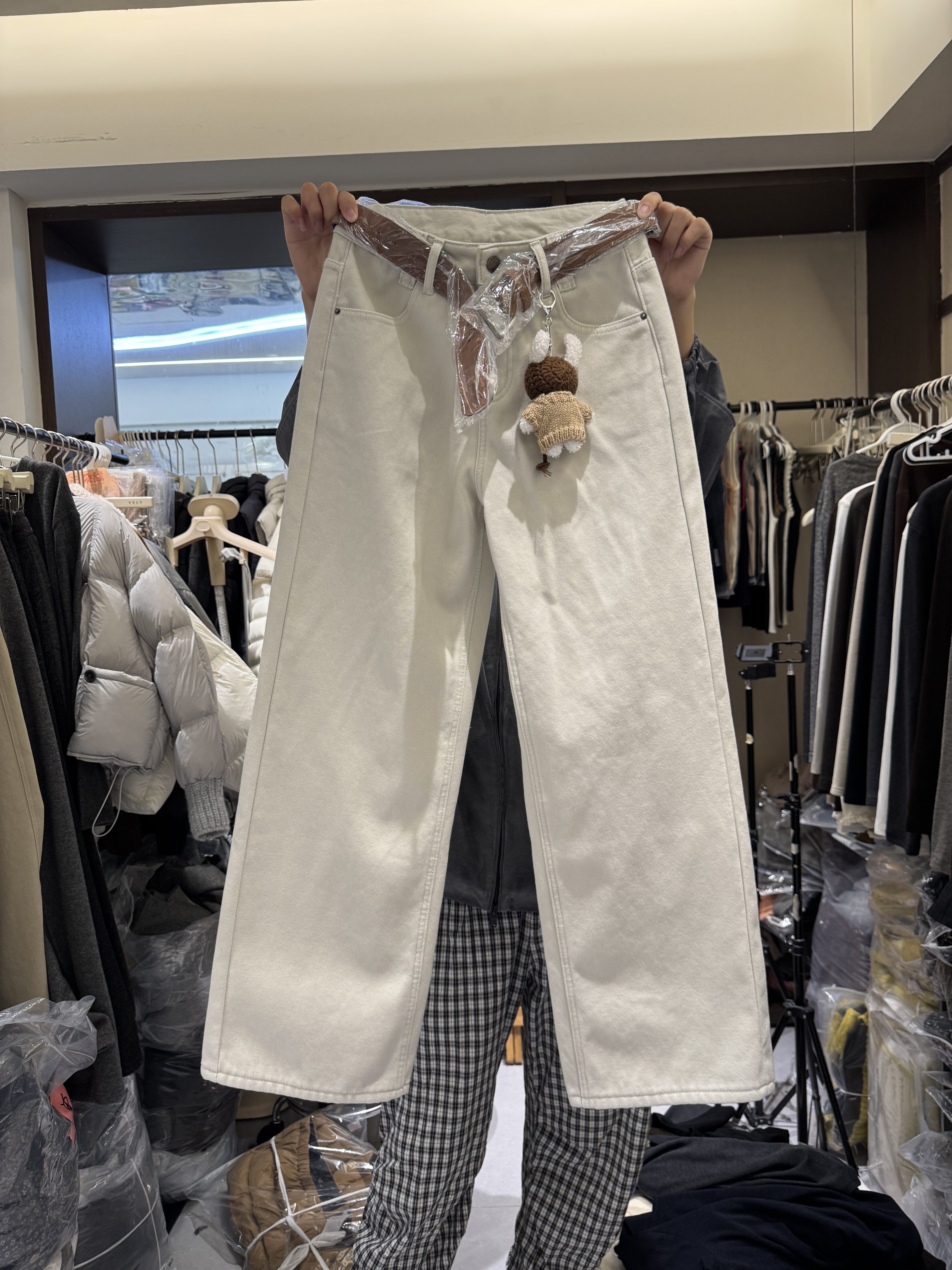 8600-1米白色复合绒直筒牛仔裤女2025冬季新款高腰显瘦百搭阔腿裤