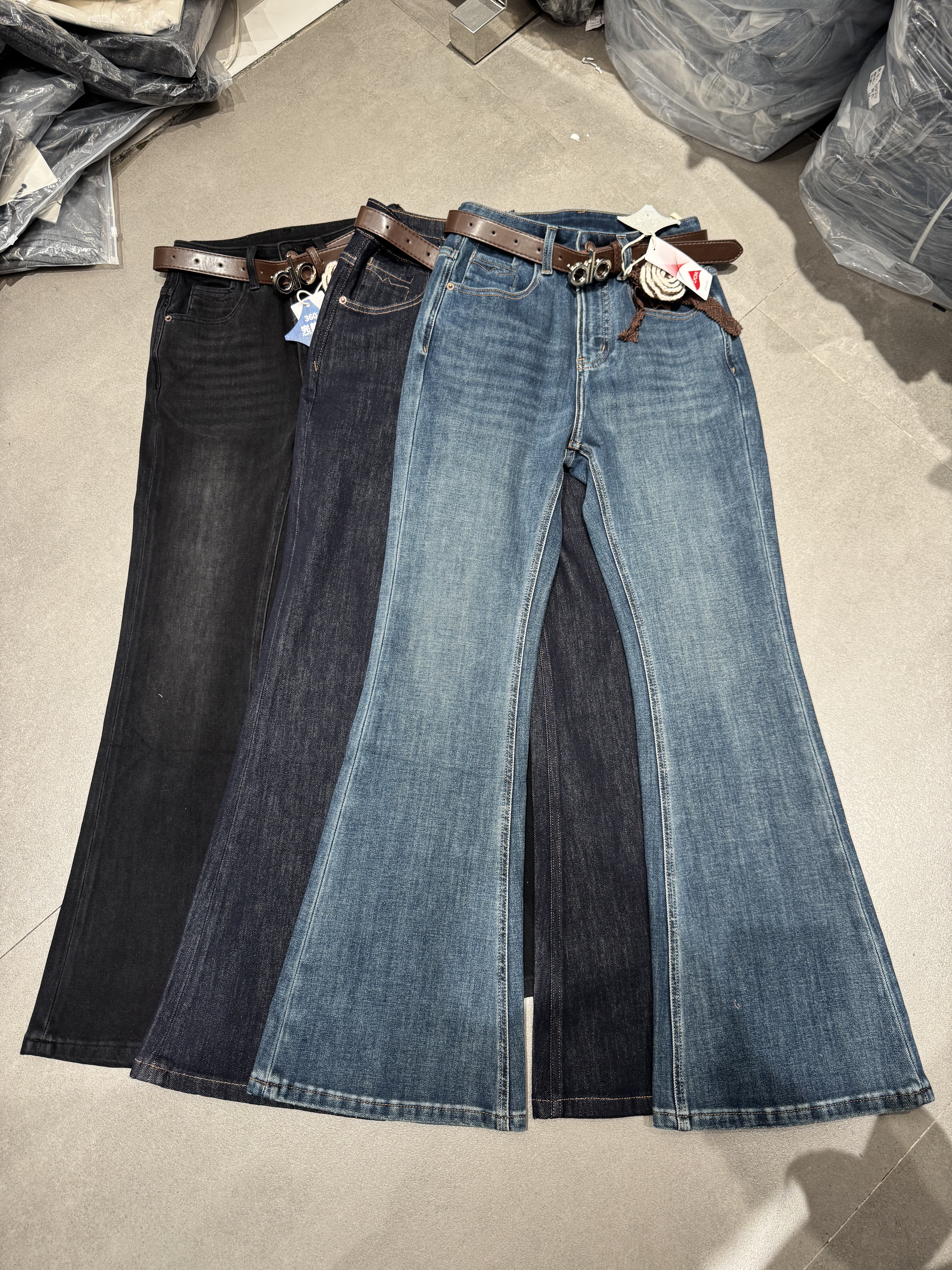 Jeans V2638 欧货时尚高腰显瘦四面弹微喇牛仔裤女秋装新款喇叭裤