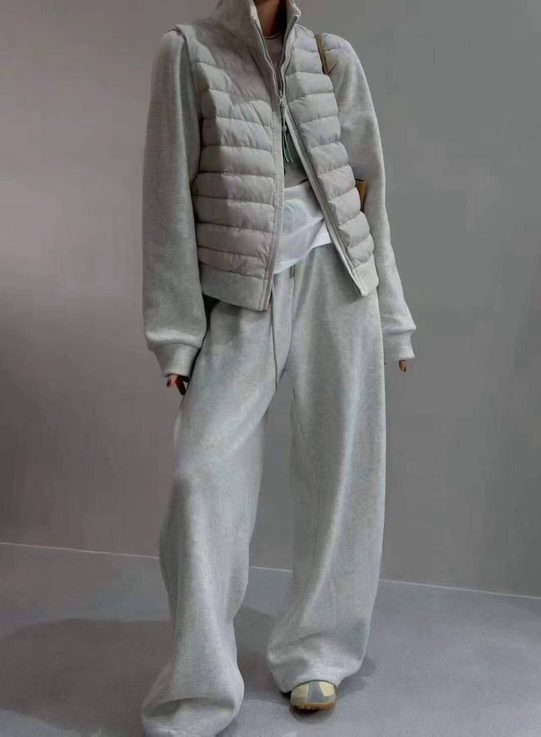 欧洲站2025冬季新款休闲白鸭绒立领羽绒服套装女高腰羊绒裤两件套