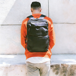 2025新款 日本潮牌双肩包男女学生书包休闲商务通勤背包15寸电脑包