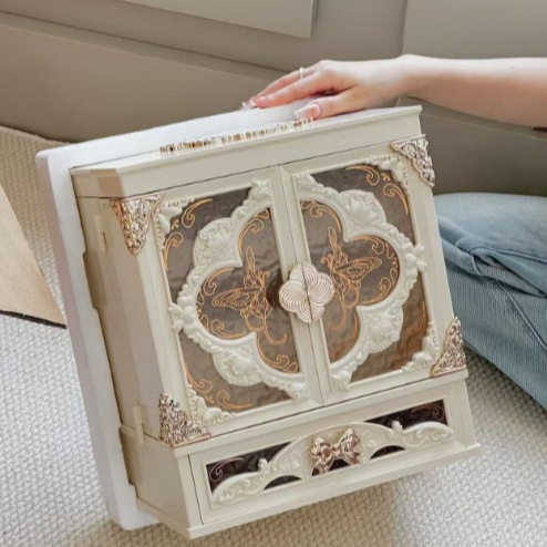 每遇蝶恋花亚克力彩妆套装大容量收纳盒LED三色美妆镜送女生闺蜜