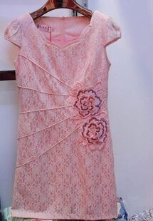 2023春夏 唐雅阁1423粉色蕾丝少女旗袍 时尚低领短袖绣花连衣裙