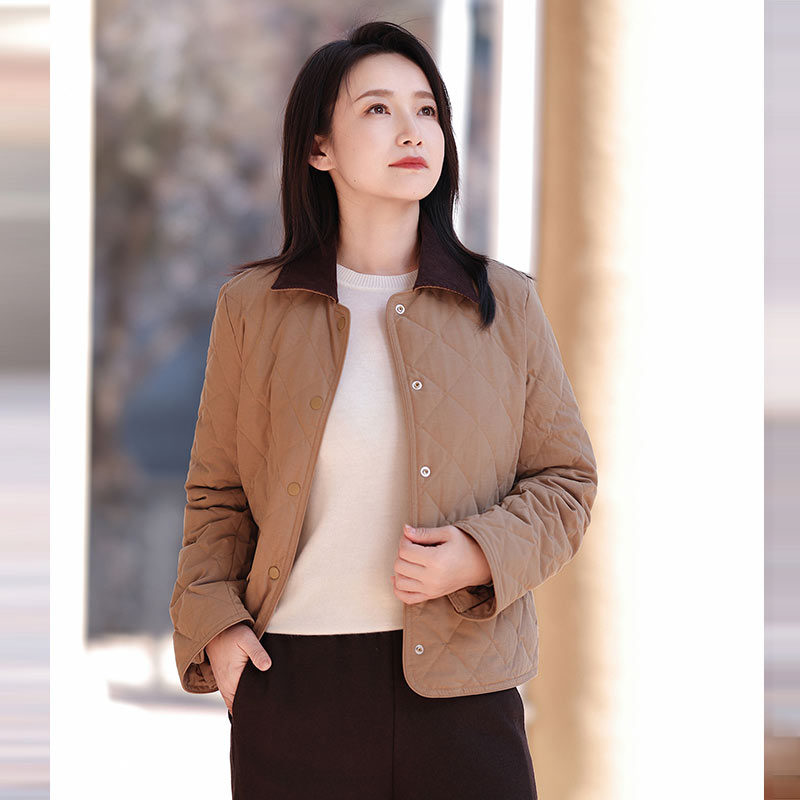 white collar卡其色咖啡灯芯绒方领菱形绗缝薄鹅绒服E-GAD05A910