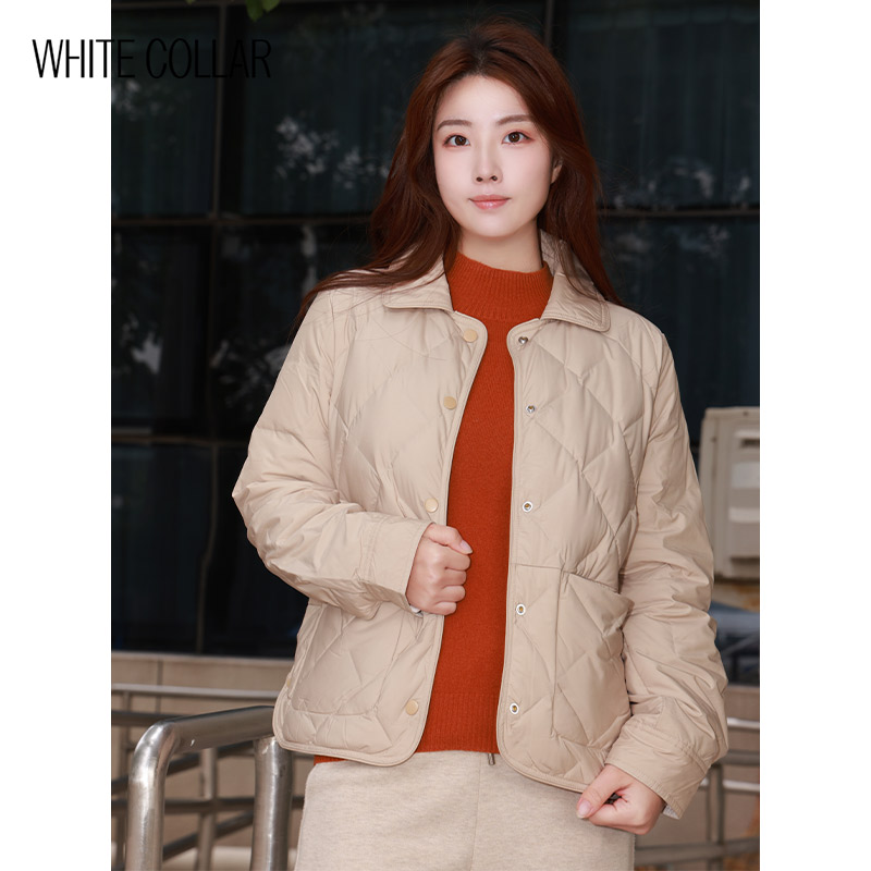 短款按扣羽绒服whitecollar翻领
