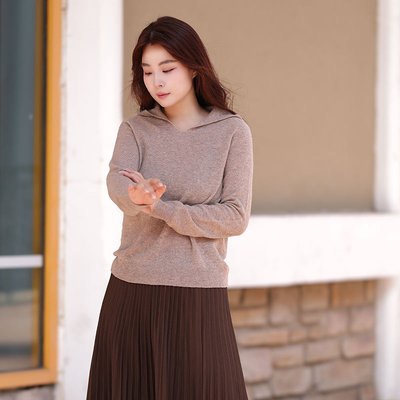 white collar白色混驼羊毛带帽长袖针织套衫OL-WOO05N202