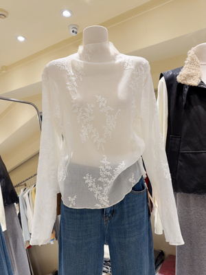 精致甜美刺绣上衣复古轻国风白色衬衫女内搭轻薄透气T恤打底衫女