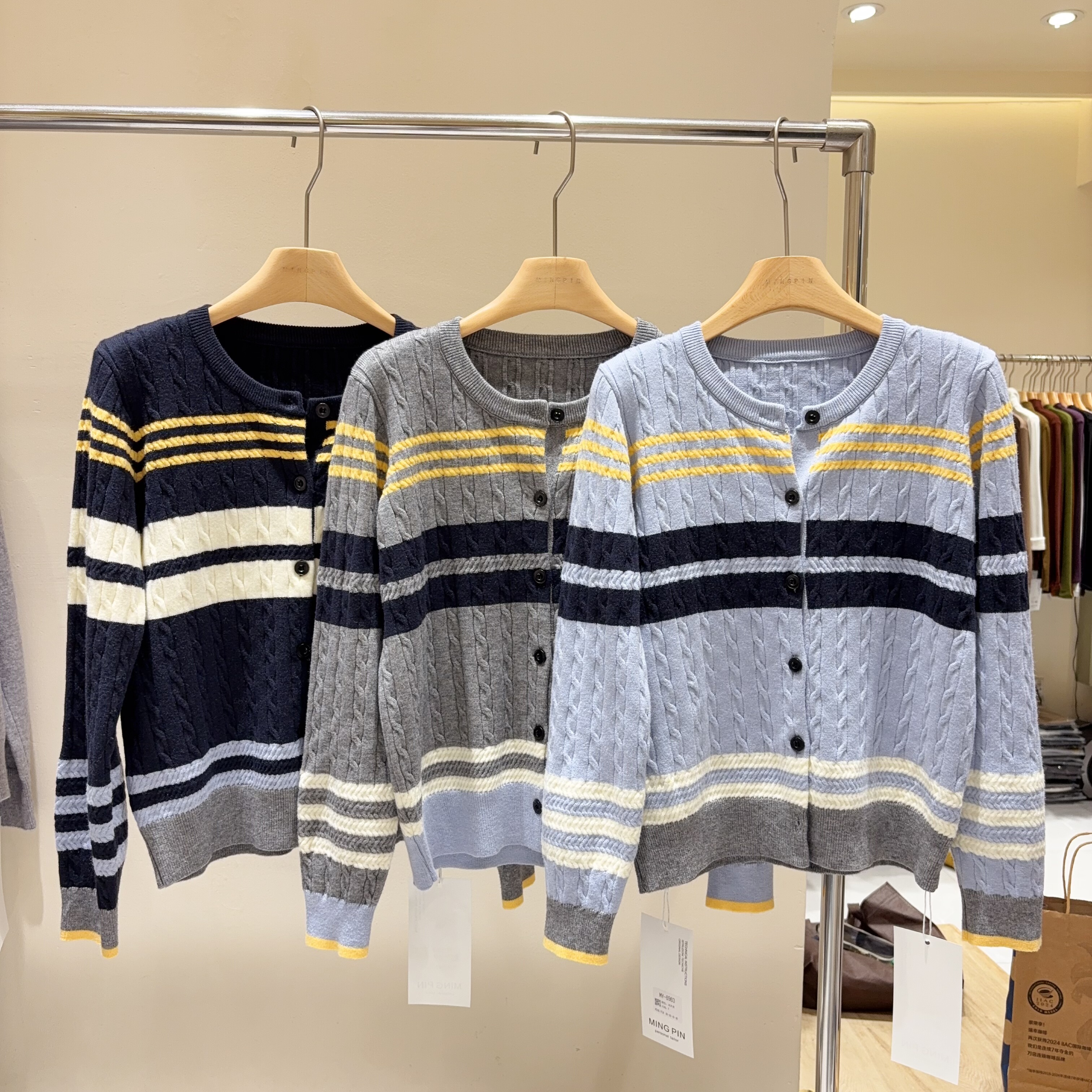 少女减龄款 圆领单排扣撞色条纹针织开衫外套女复古麻花显瘦毛衣