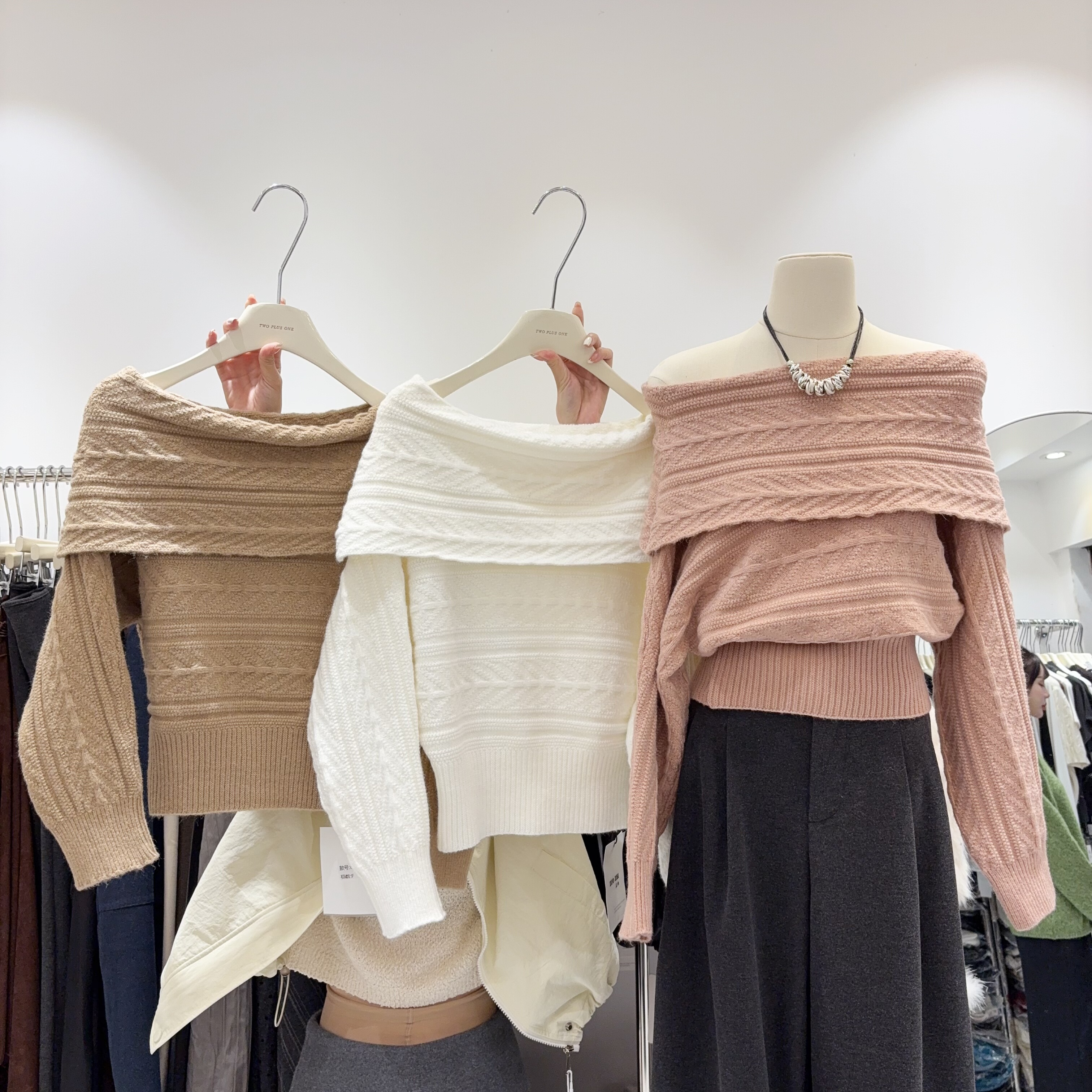 韩女时髦精！纯欲风一字领麻花毛衣女秋冬氛围感加厚保暖针织衫