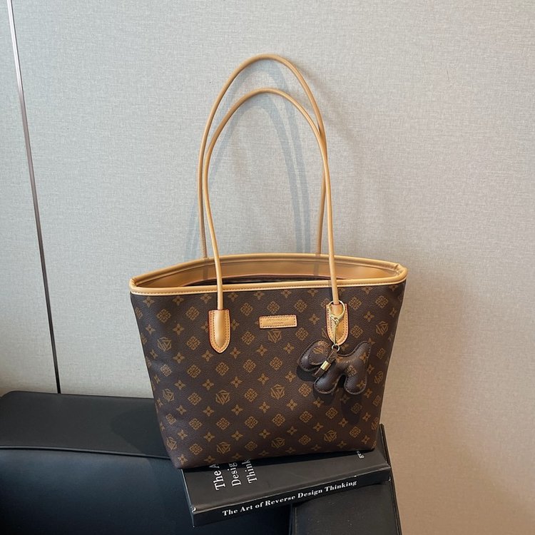 2025冬季新款通用款女包拉链单肩包2025年夏季PU均码托特包