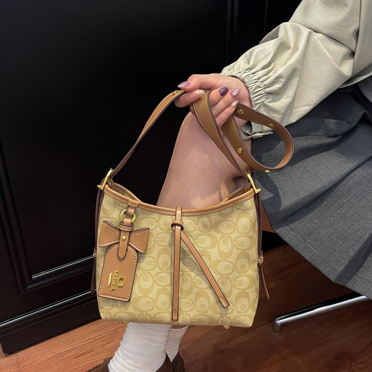 今年流行爆款包包女式2025新款超火小众老花托特包百搭单肩斜挎包