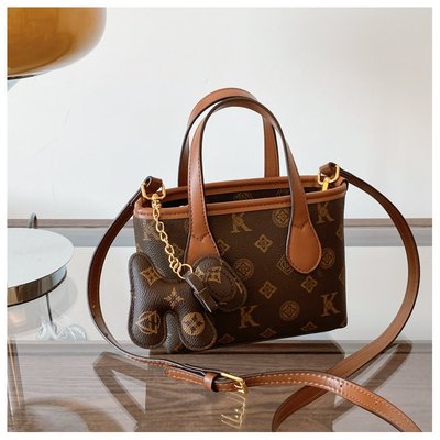 高级感包包女士2025新款小众质感超火大容量今年流行手提斜挎女款