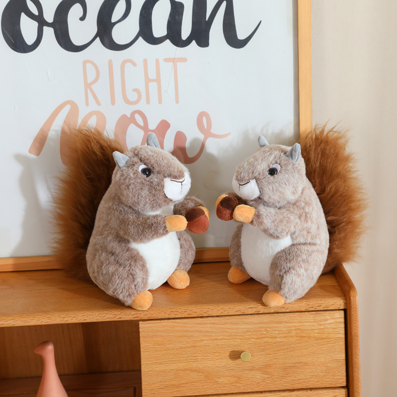 卡通可爱松鼠公仔毛绒玩具