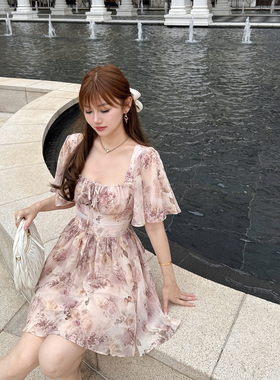 宁芙心心 蝶恋花 温柔蕾丝腰封设计收腰显瘦碎花法式原创连衣裙