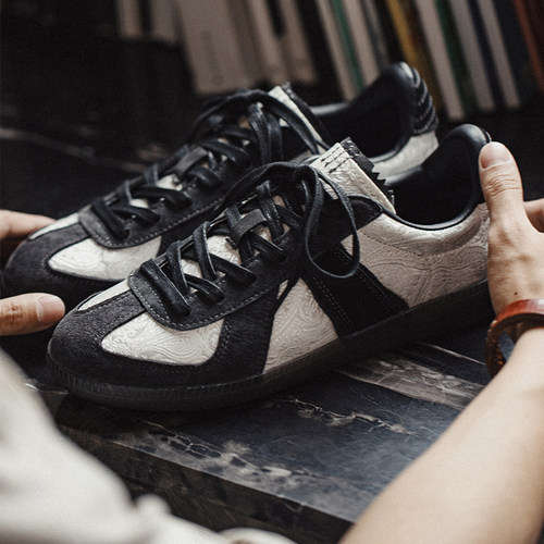 马登工装复古丝绸德训低帮板鞋