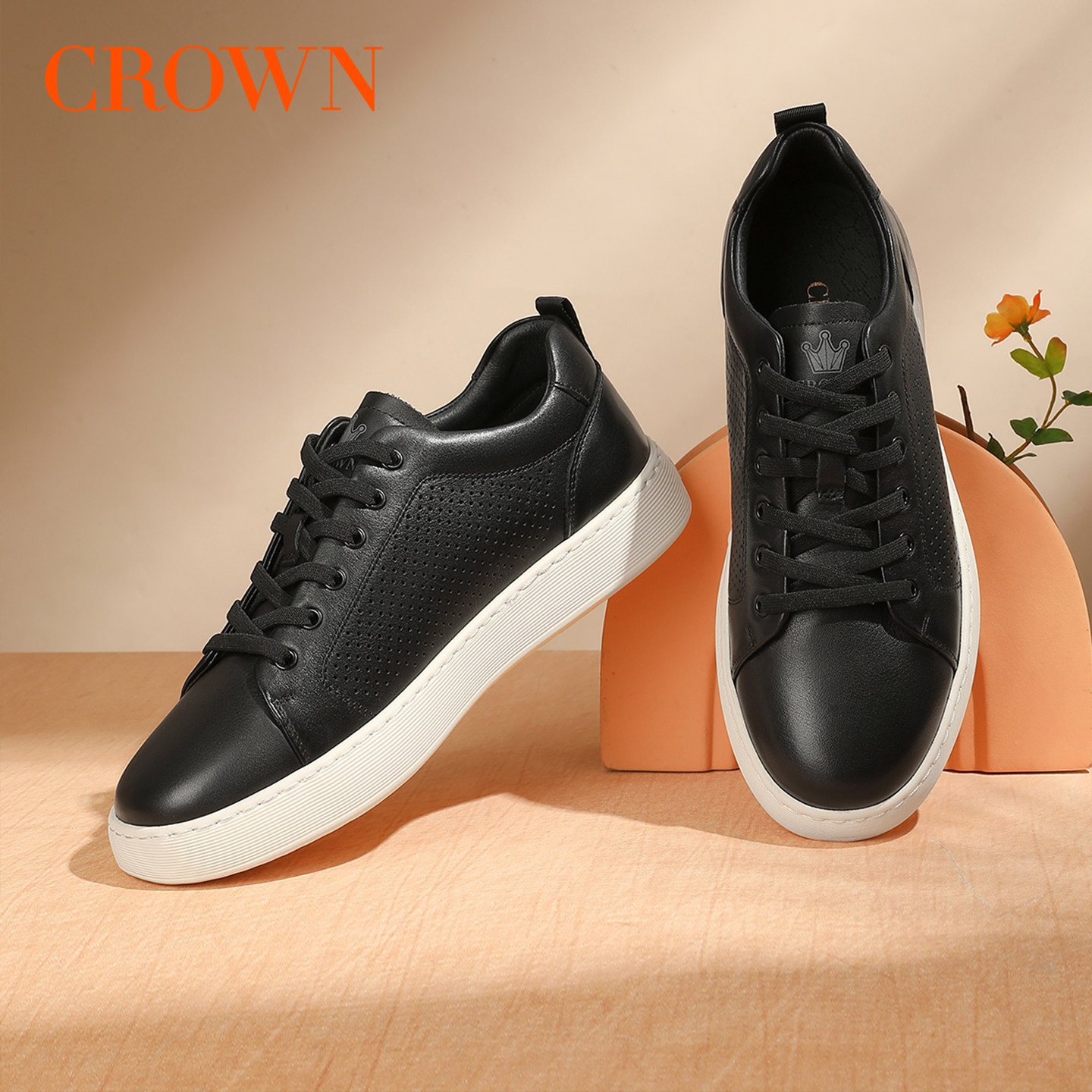 CROWN/皇冠冲孔透气休闲鞋夏季新款牛皮革轻便户外休闲板鞋男鞋