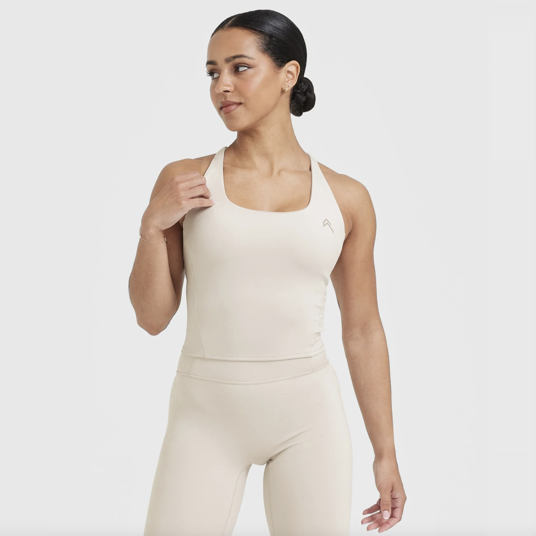 现货oneractive上衣背心TIMELESS SQUARE NECK MID VEST - 实物图