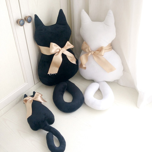 蝴蝶结猫咪抱枕毛绒玩具公仔安抚玩偶家居靠垫靠枕卧室沙发装饰 - 封面