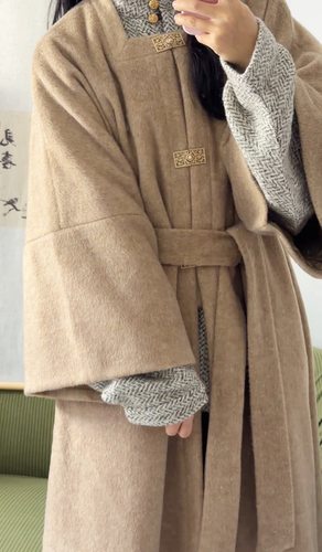 画堂春改良汉服对襟衫方领披袄大衣羊毛新年战袍女装风衣女冬