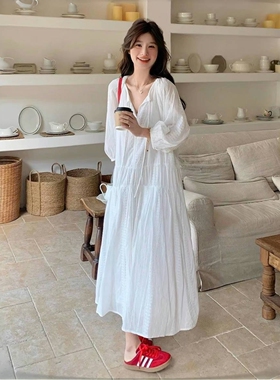 2025年春夏新款云南新疆旅游长裙浪漫法式度假风系带肌理感连衣裙