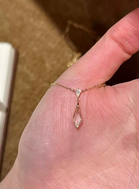 韩系清冷感金色冰透菱形项链