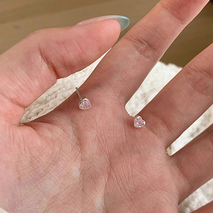 甜美可爱粉色爱心锆石耳钉925银针小巧精致高级感设计养耳洞耳环