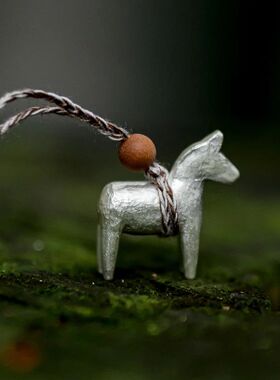 新中式小马檀木珠项链个性质感时尚灵动气质百搭配饰马年送礼好物