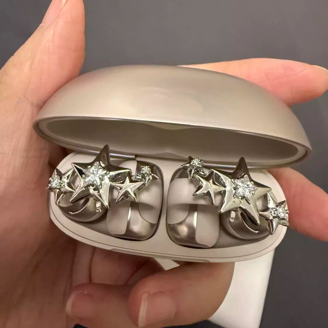 爆闪星星耳机钻扣适用freeclip耳机夹扣小众设计甜美高级感配饰女