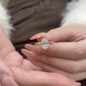 黃金色莫桑石戒指椭圆女钻戒可定制彩金小众设计指环高级感饰品