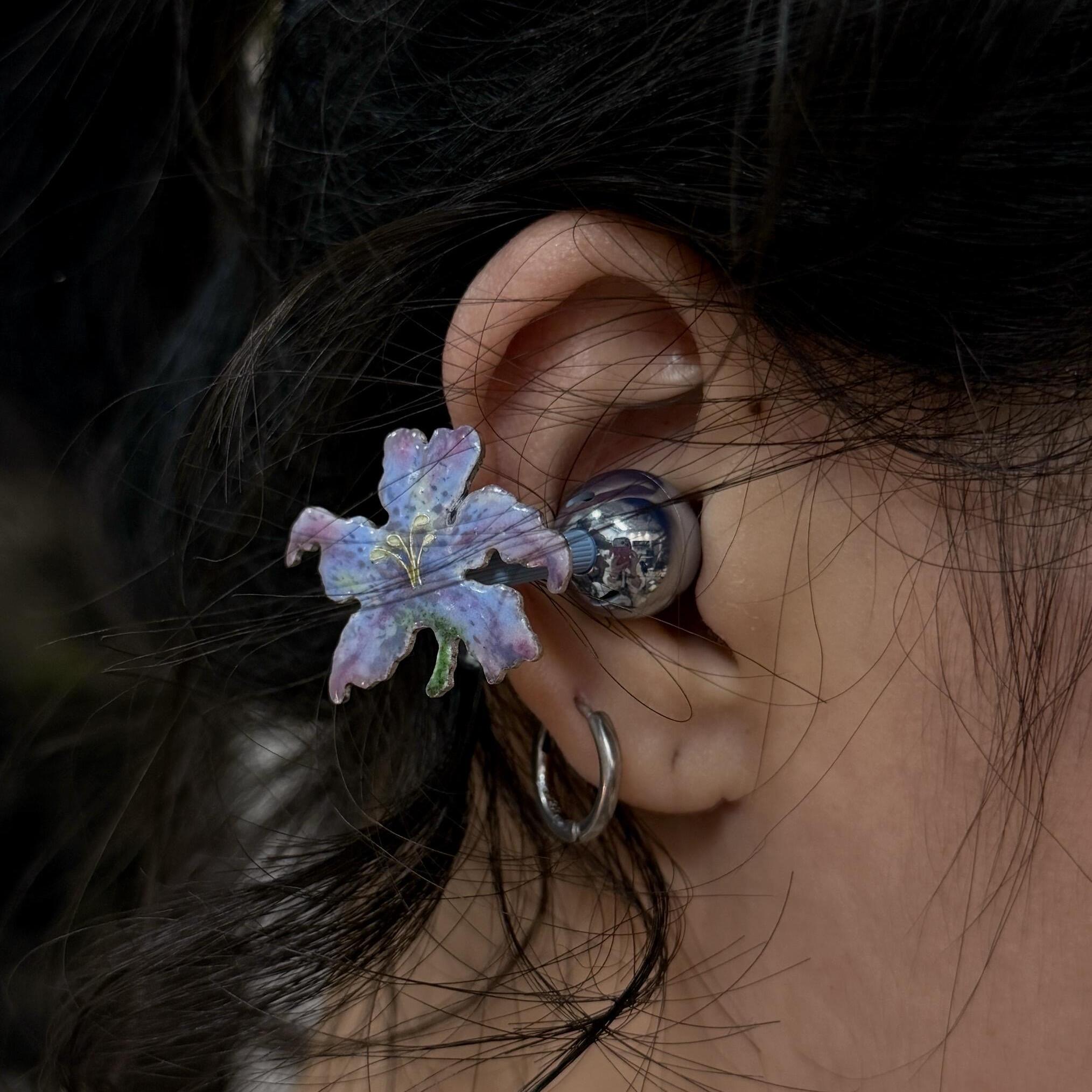 适用于freeclip2耳机钻扣清晨蓝百合珐琅耳夹扣高级感耳饰配饰女