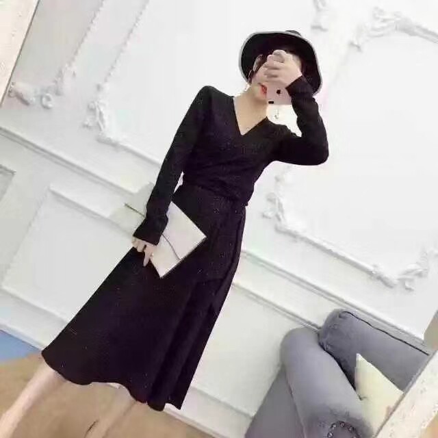 2026春潮品设计感V领长袖连衣裙女高端精致两件套女