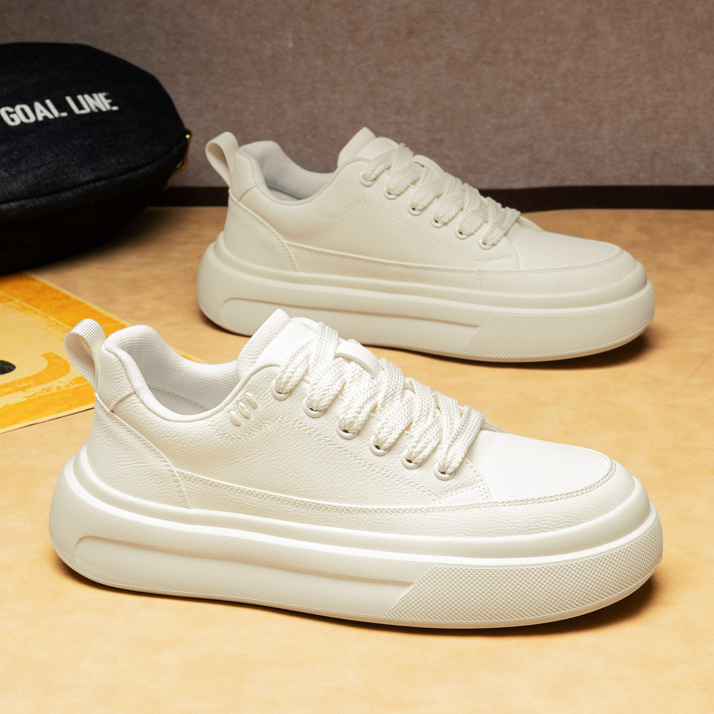 2025冬季新款韩版男鞋时尚潮流板鞋男款百搭软底男式休闲鞋子潮鞋