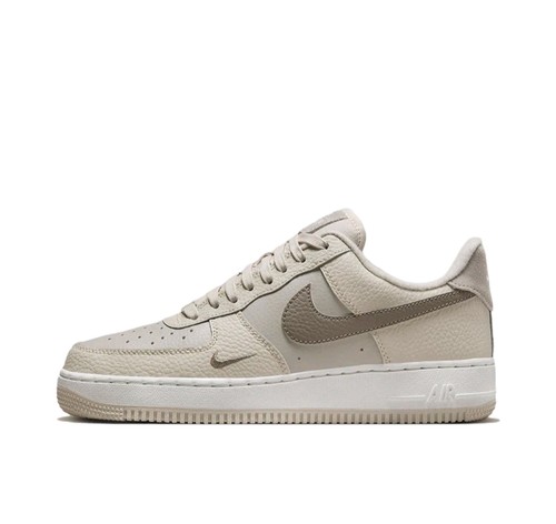 Nike Air Force 1空军一号轻便板鞋奶茶棕FB8483-100传奇