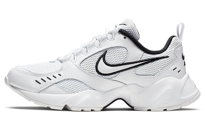 Nike Air Heights 运动 低帮 生活休闲鞋 女款 白黑 CI0603-102