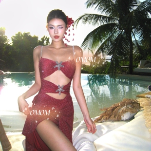 高级感红色包臀连体亮闪闪水钻温泉度假泳衣4170 灿若繁星