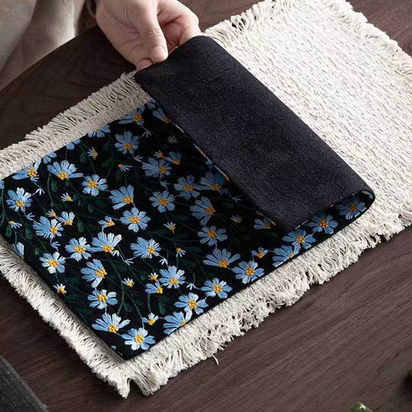 晓月山房手工刺子绣小雏菊蝴蝶双层棉麻小号茶席中式带流苏茶杯垫,居家布艺,茶席,淘宝优惠券,粉丝福利购,淘宝优惠卷