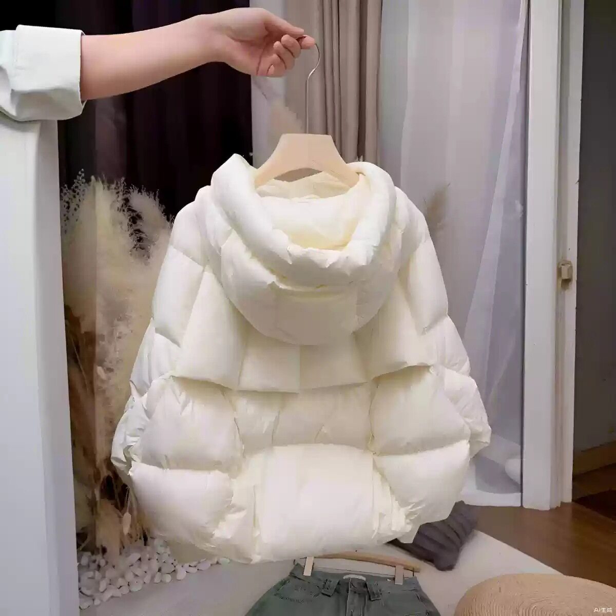 米白色短款连帽棉服外套女2025年冬季新款冬装棉衣面包服保暖棉袄