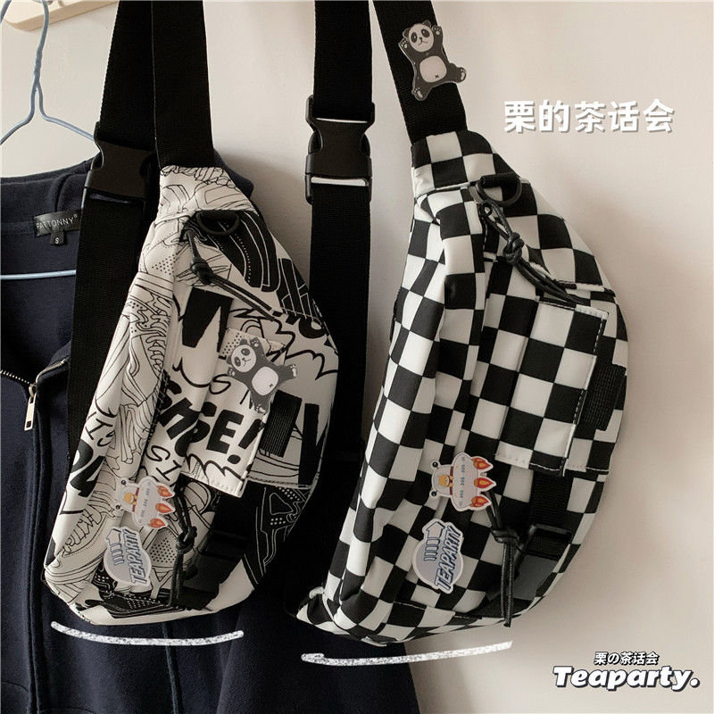 日系ins原宿暗黑风棋盘格子工装胸包女 韩国百搭斜挎包少女腰包潮