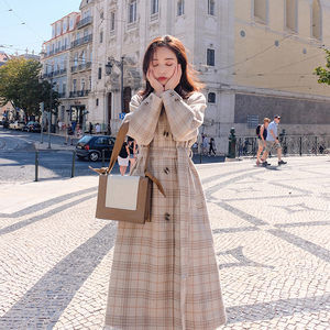 赫本风中长款毛呢大衣