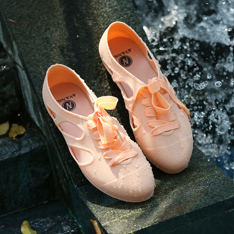 新款沙滩鞋女夏季包头平底果冻防滑绑带海边旅游韩版塑料洞洞凉鞋在类目 女鞋, 凉鞋, 洞洞鞋中 - 来自Buy2taobao.com提供专业的淘宝代购服务