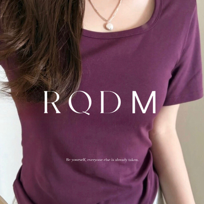 简约百搭显瘦方领正肩短袖T恤女