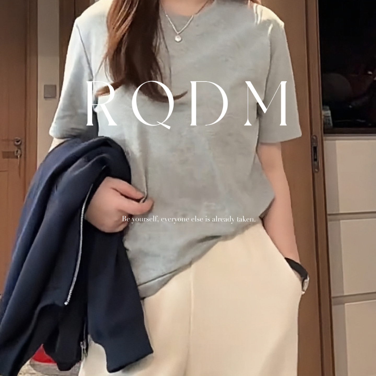 百搭纯色内搭圆领正肩短袖T恤女