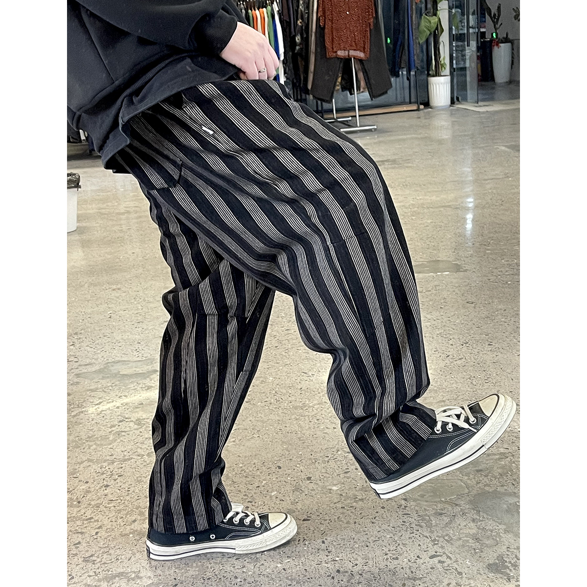 Medaigual松紧腰条纹印花牛仔裤