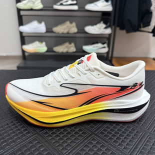 鸿星尔克男鞋运动鞋2026春季新款透气缓震音速跑步鞋11126103368