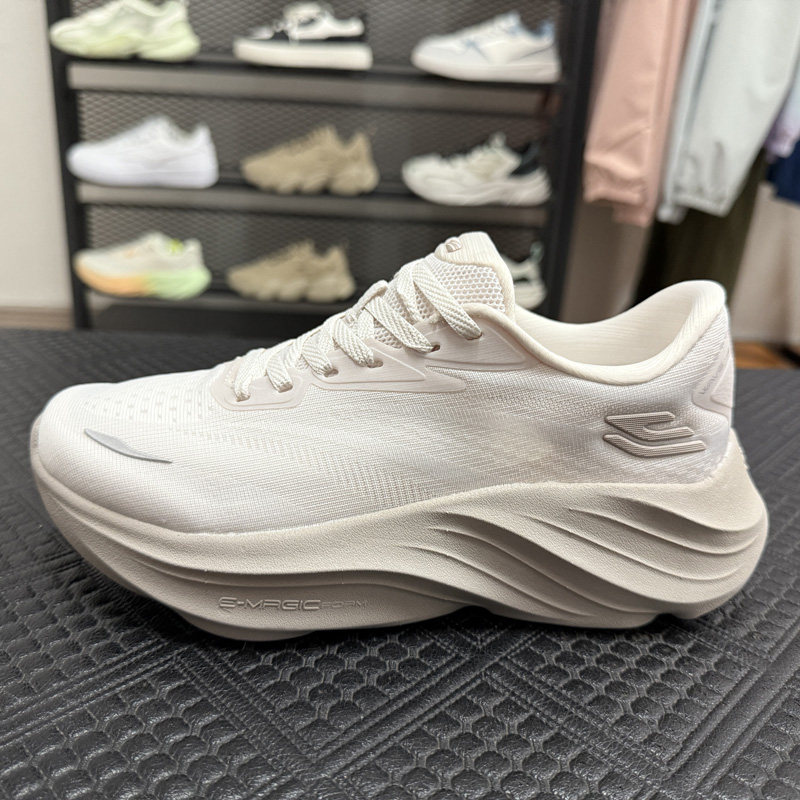 鸿星尔克女鞋运动鞋2026夏季新款缓震舒适透气综训鞋12126214427