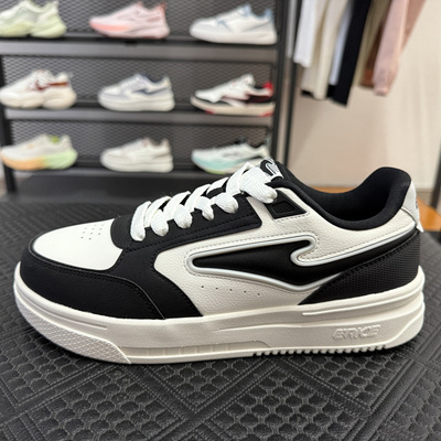 鸿星尔克男子轻便百搭腾云滑板鞋