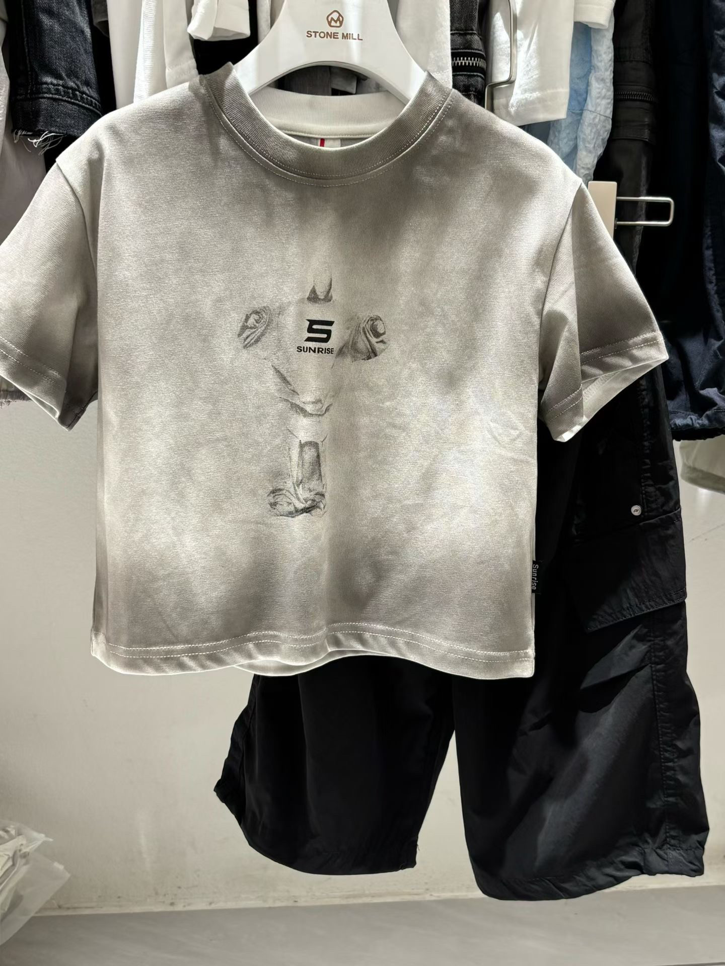 2026夏季新款男童小童灰色字母卡通印花短袖渐变色T恤衫休闲裤