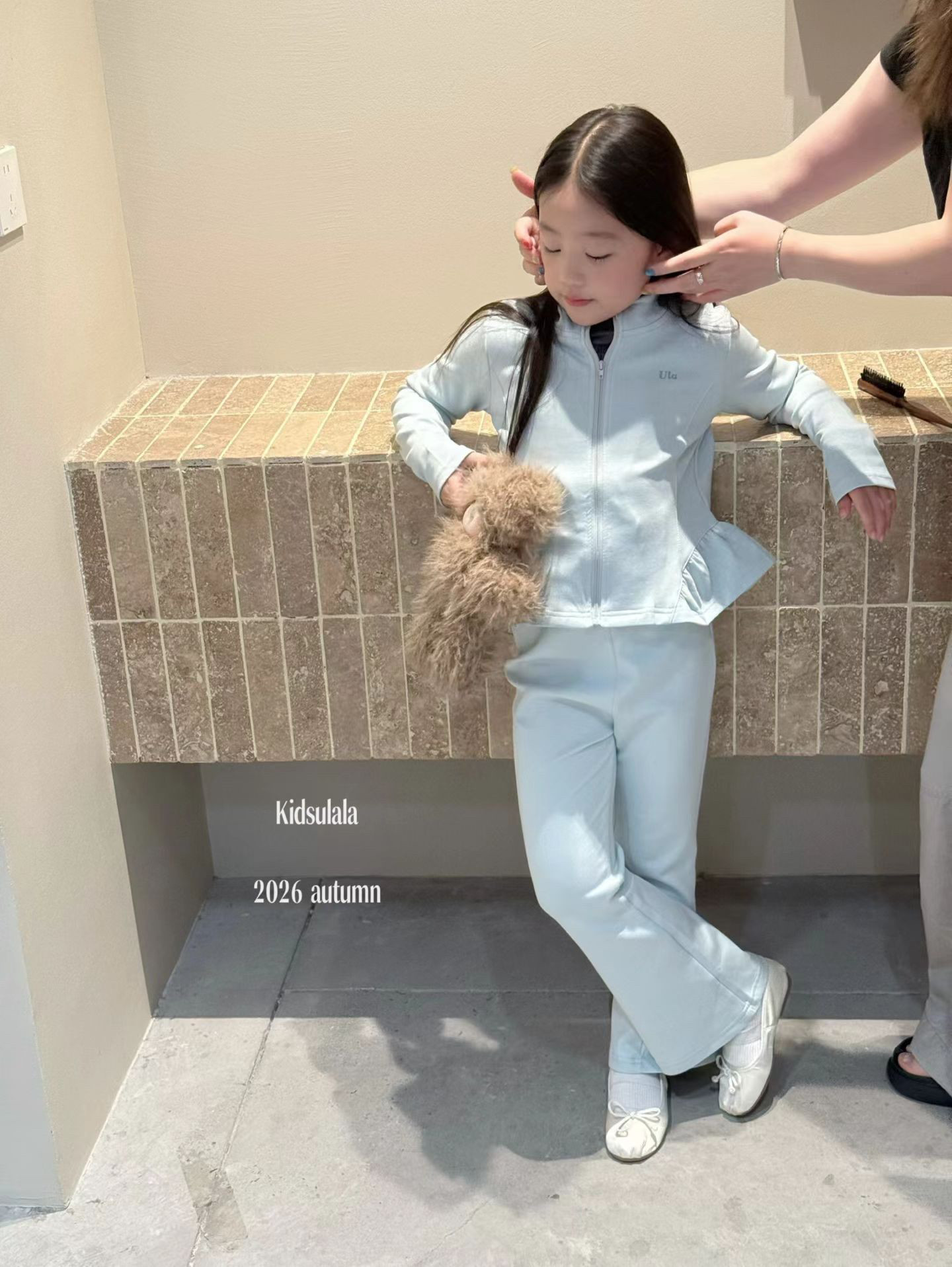 2026秋季新款韩版精品实体店童装小童女童蓝色立领幼儿园百搭套装