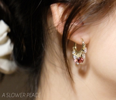 主角光环镀14k金 灵动水滴皓石彩色耳环 SLOWER PLACE星光摇曳